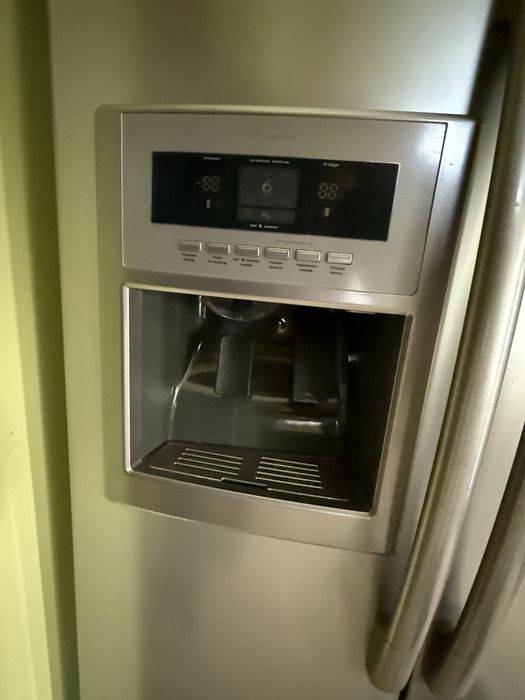 Lodówka Whirlpool 6 sense side by side kostkarka