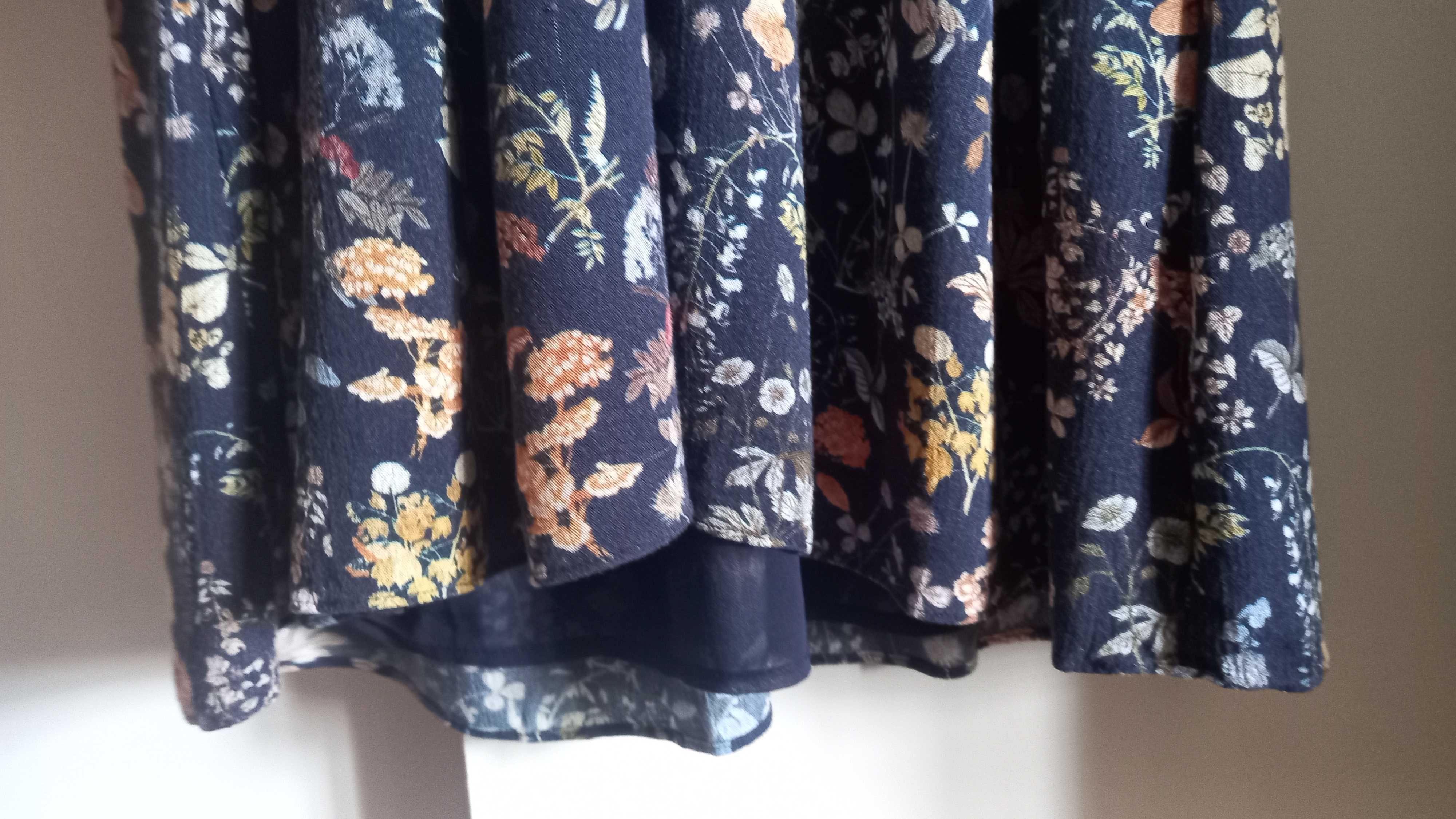 Vestido azul escuro com flores coloridas - M - Mango