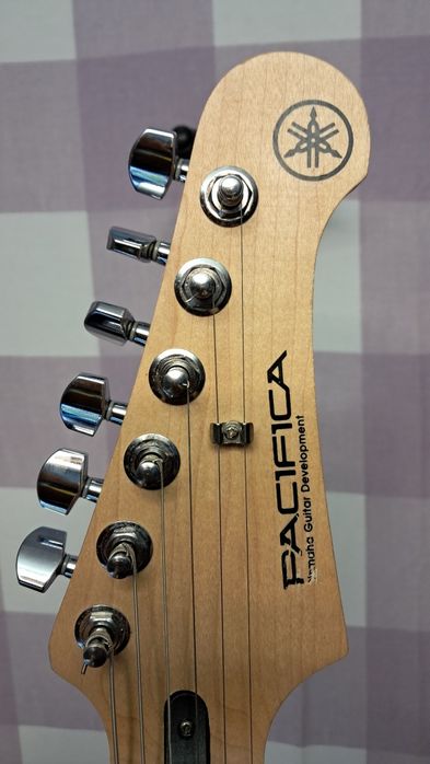 Срочно! Электрогитара YAMAHA Pacifica 112v