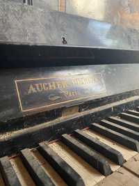 Vende-se piano antigo Aucher Freres para restauro em mau estado
