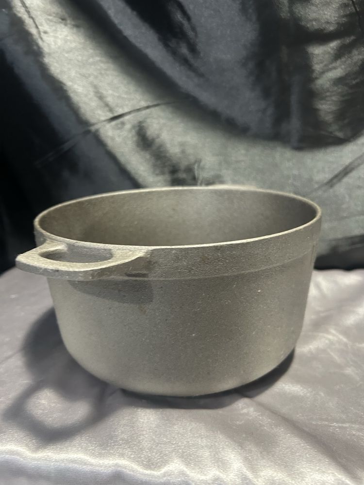 Garnek żeliwny POLARIS – 2,5 l – wypiaskowany i zabezpieczony