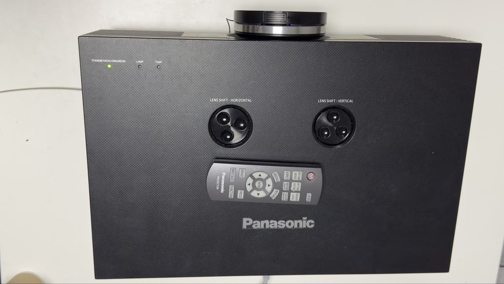 Кіно-проектор Panasonic PT-AE3000E