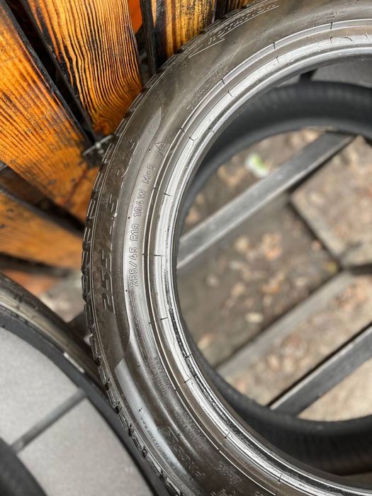 Шини б/у 255/45 r19 Pirelli 21 рік