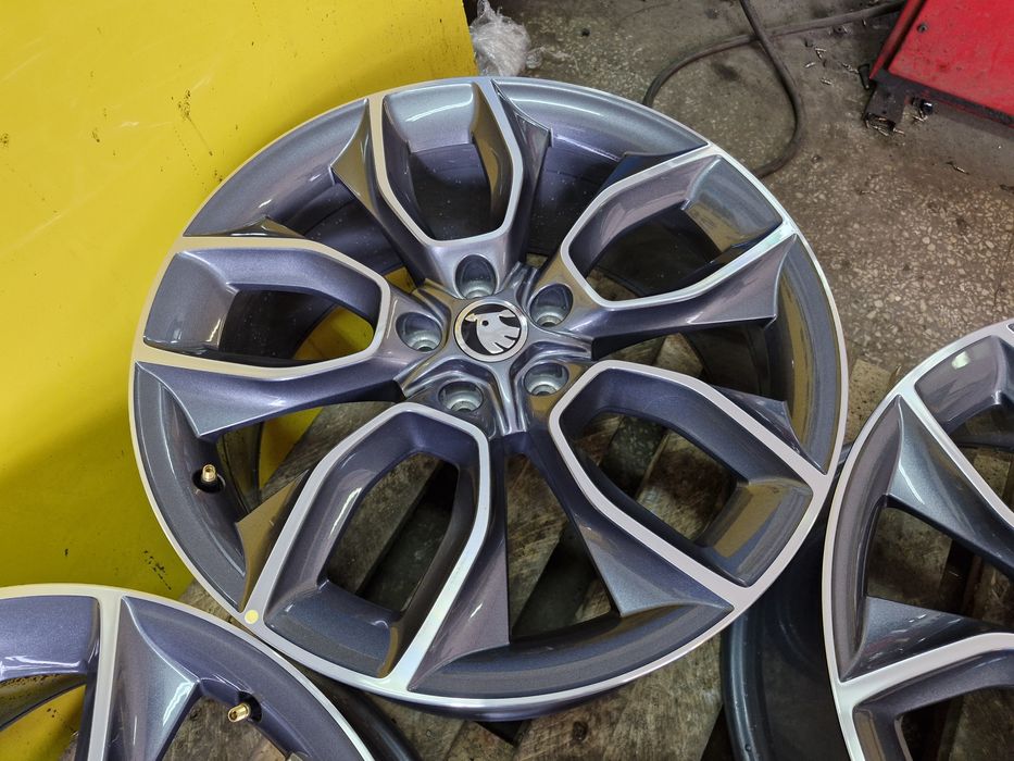 Alufelgi 5x112 19 Skoda Octavia RS Superb Kodiaq RS Karoq OE CRATER