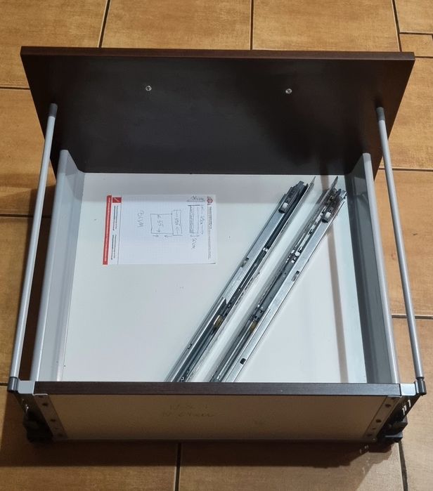 Szuflada blum z prowadnicami