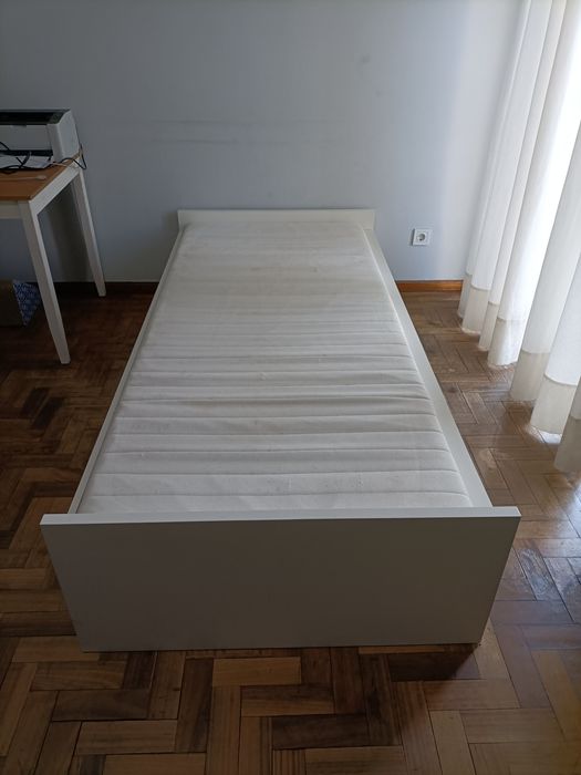 Cama de Solteiro com gavetas