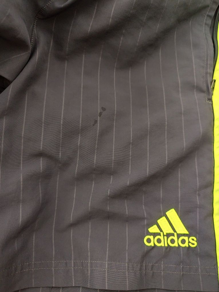 Krótkie spodenki sportowe Real Madryt Adidas r. S