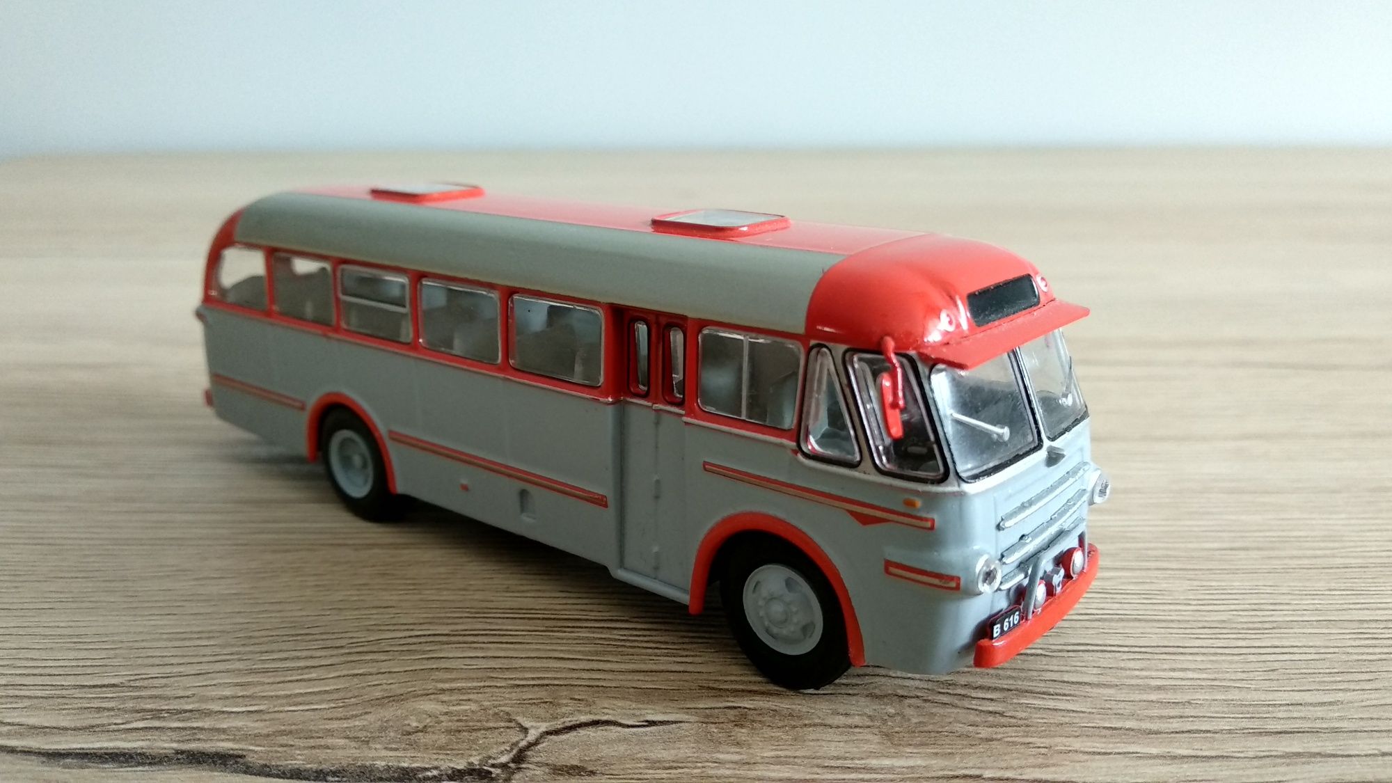 Autobus Volvo B616 1:72