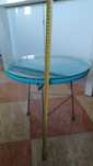 Mesa de apoio com tampo de vidro