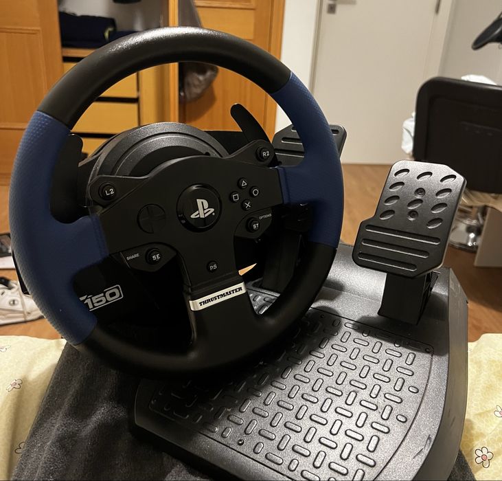 Volante Thrustmaster T150 + pedais