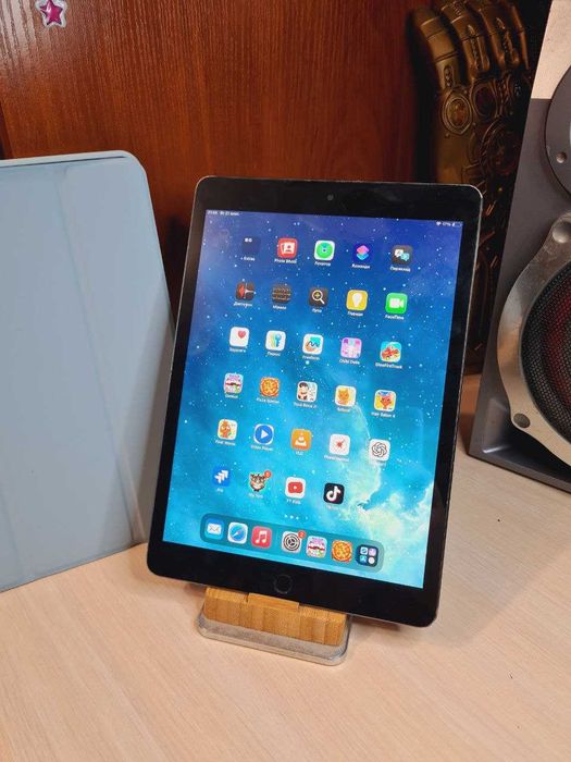 Робочий планшет Apple Ipad 9gen A2602 64GB | IOS 18  + чохол, опис