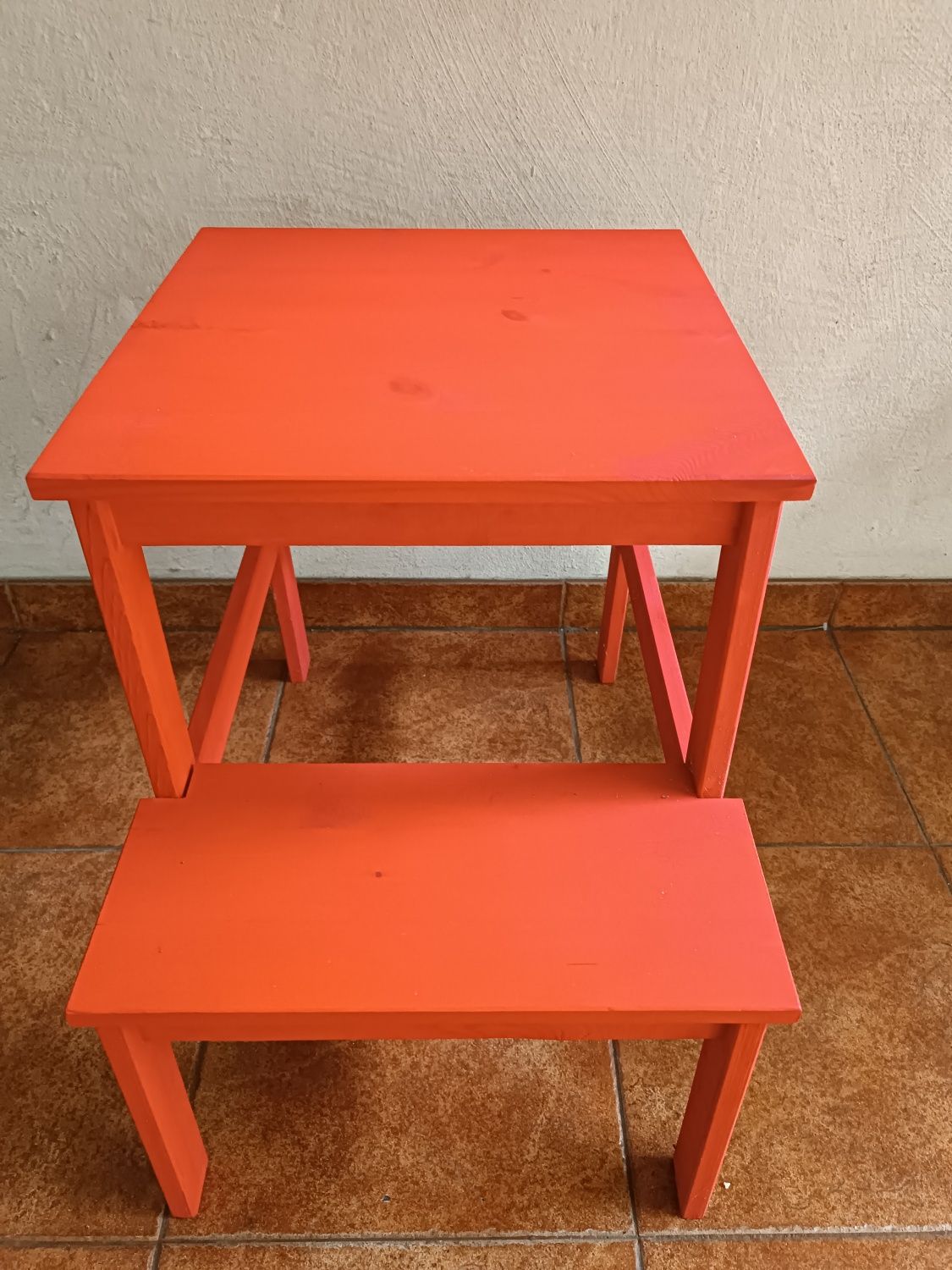 Mesa de apoio a manequins