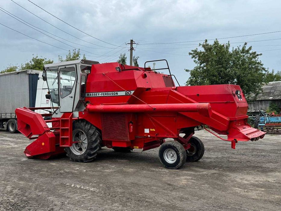 Свіжо привезений комбайн Massey Ferguson 20 48S Клас Sampo Норвегія