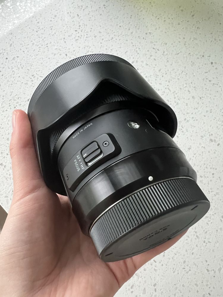 Canon EOS 6D +obiektyw Sigma 50mm 1.4+grip+dodatki