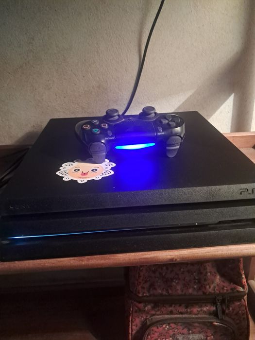 VENDO  ps4 Pro  em bom estado