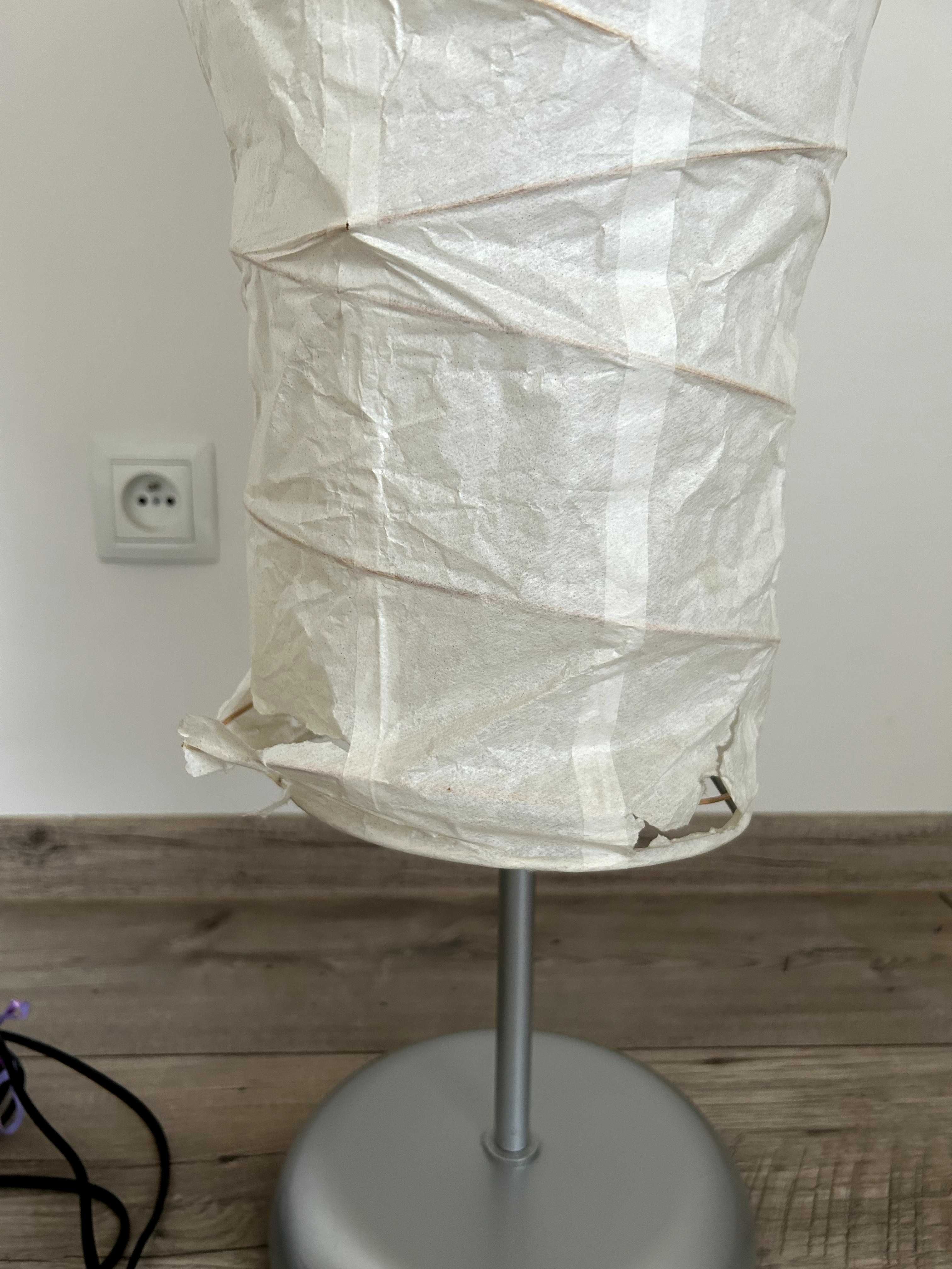 Papierowa lampa stojąca IKEA