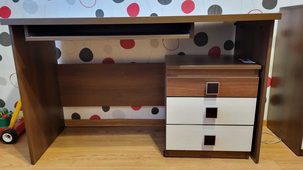 Sprzedam biurko wraz z komodą