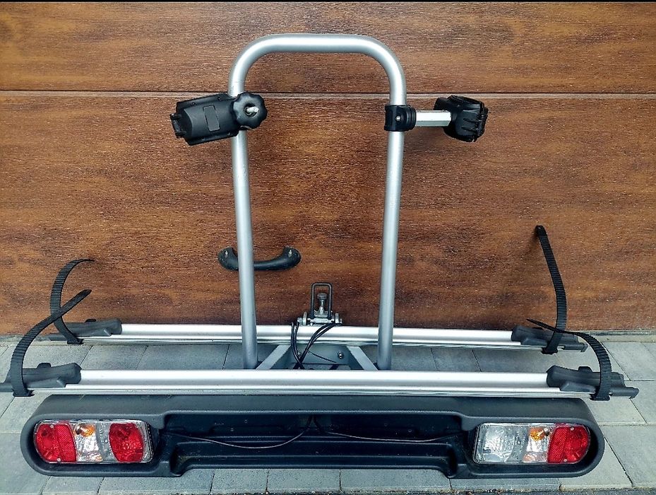 Bagażnik rowerowy na hak holowniczy z funkcja przechylu uchyl
