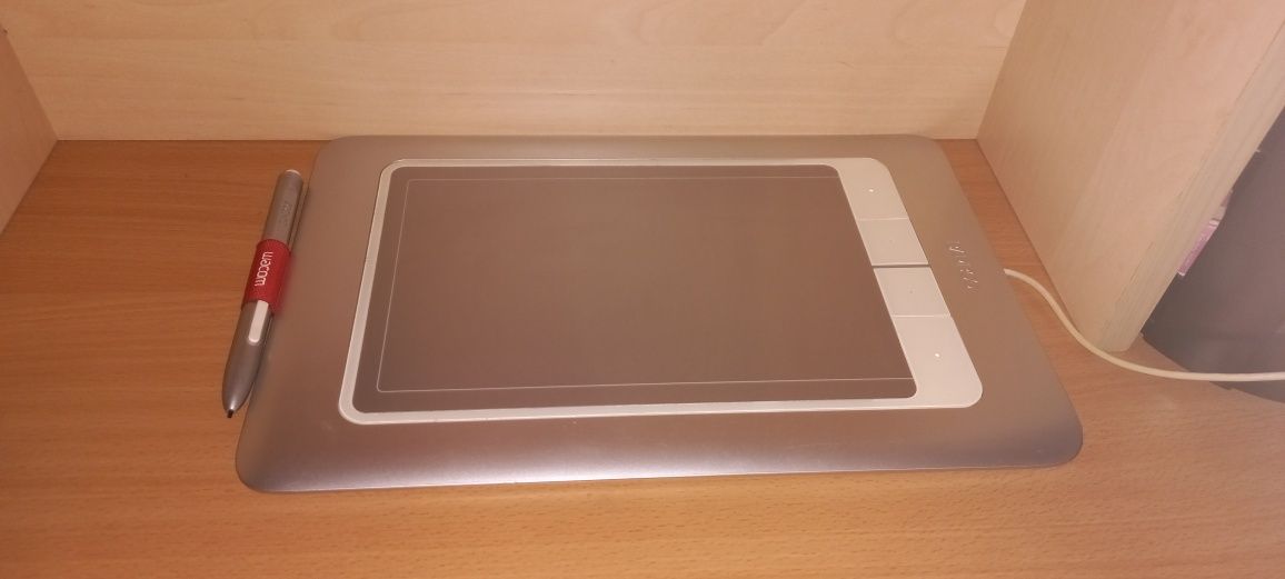 Графічний планшет Wacom Bamboo  CTH-661