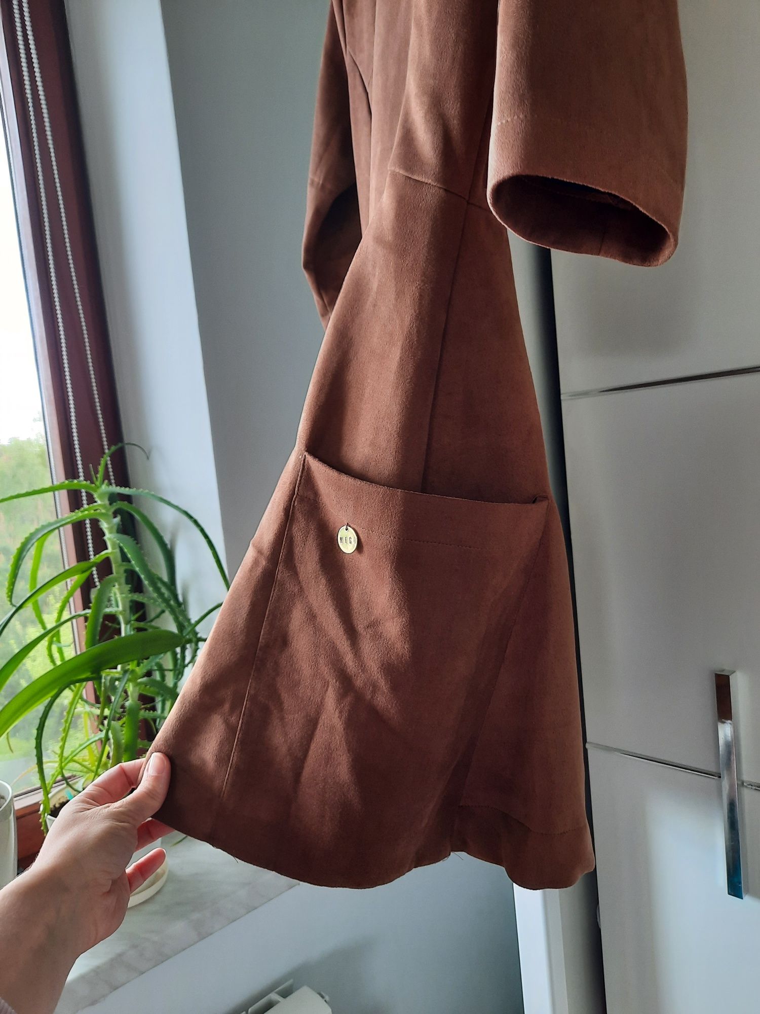 Sukienka zamszowa rozkloszowana Megi rozmiar L / XL brązowa