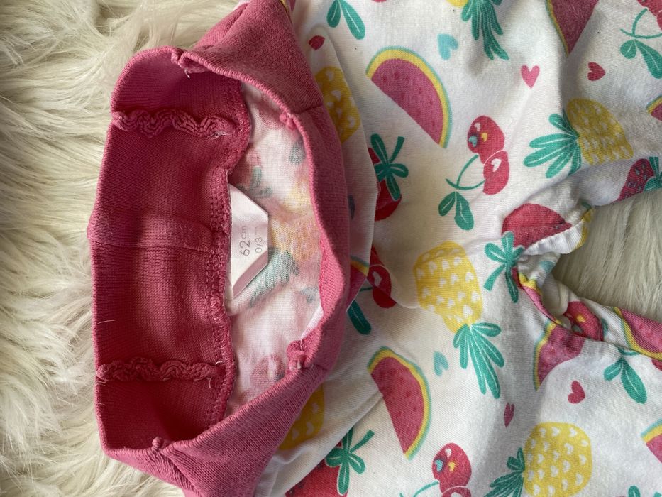 Komplet niemowlęcy zestaw kaftanik i spodnie