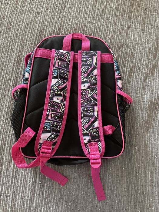 Mochila nova dos lol nunca usada de crianca