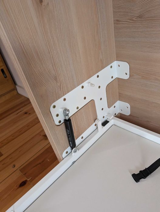 Cama Individual Rebatível de Móvel de Parede em Óptimo Estado