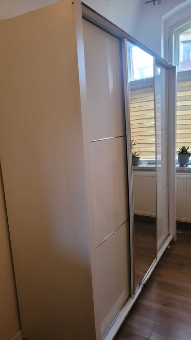 Szafa ubraniowa 3-drzwiowa biały połysk w cenie szafki 208x212x67 cm