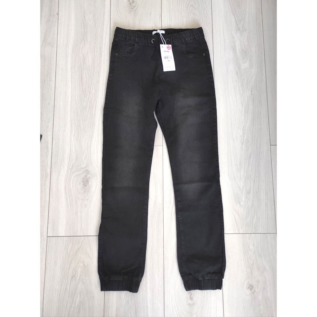 SINSAY Czarne spodnie jeansowe r 152