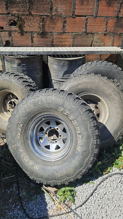 Pneus GOODRIDE 35/12.5 R 15 + jantes
