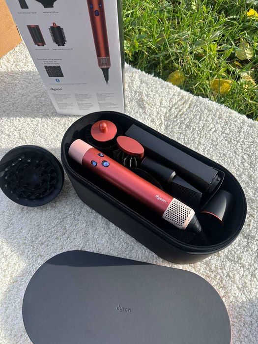 Новий Мультистайлер Dyson HS08 Strawberry новий комплект з дифузором