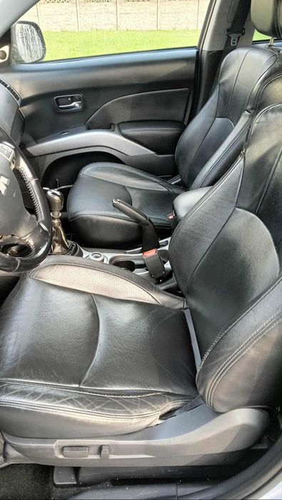 Mitsubishi Outlander 4x4 2.2 HDi 7 os
