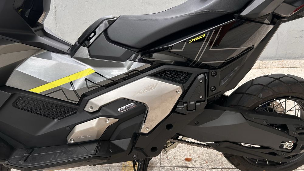 Honda X-Adv 2024 como nova