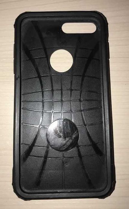 Używany iPhone 7 Plus Black 32 GB + etui pancerne