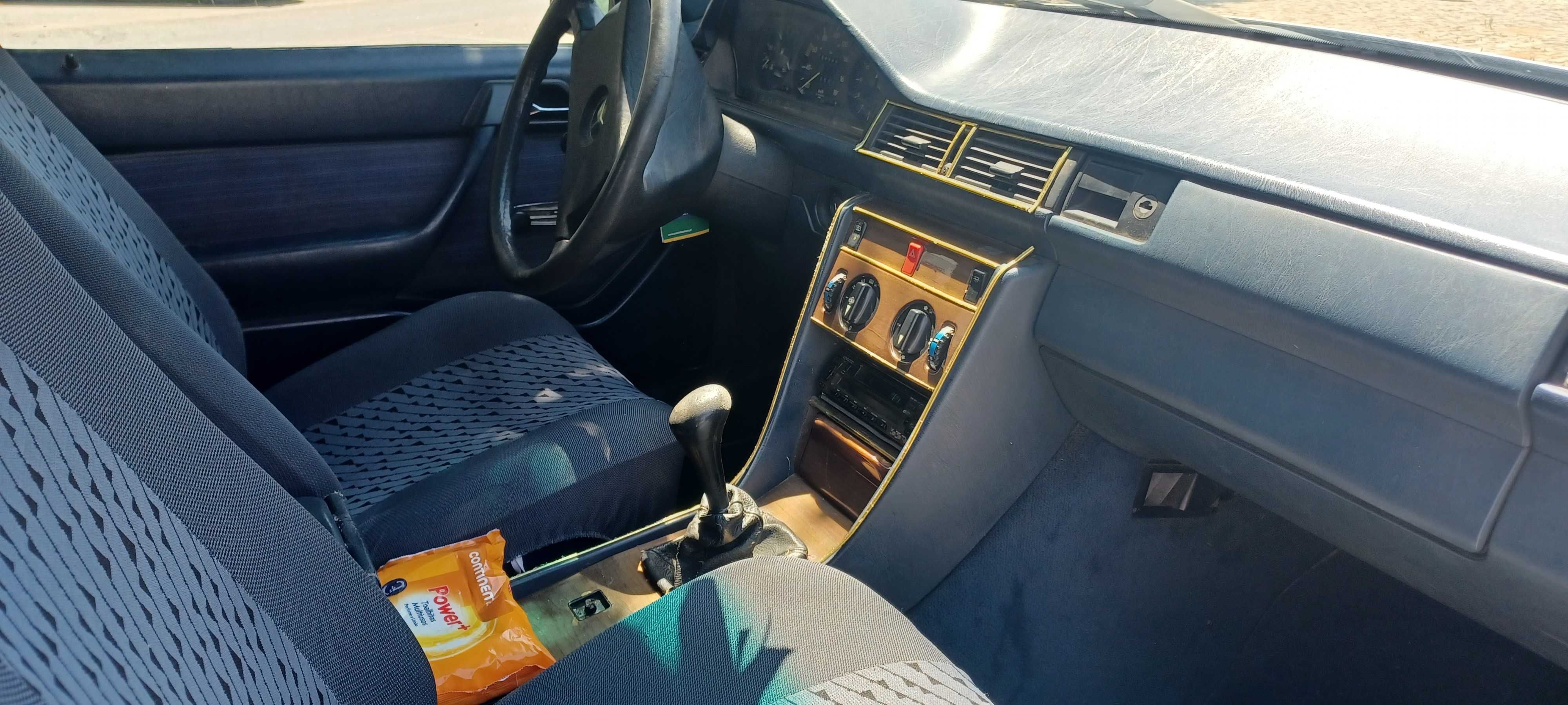 Bom carro Mercedes 200 D