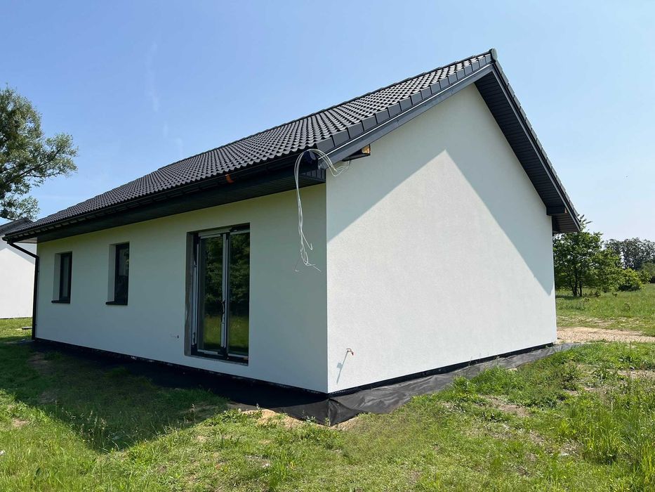 Dom parterowy, wolnostojący w malowniczej okolicy