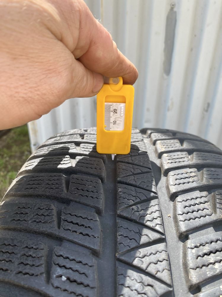 Opony zimowe 2xSumitomo WT200 225/55 R17 101 V XL