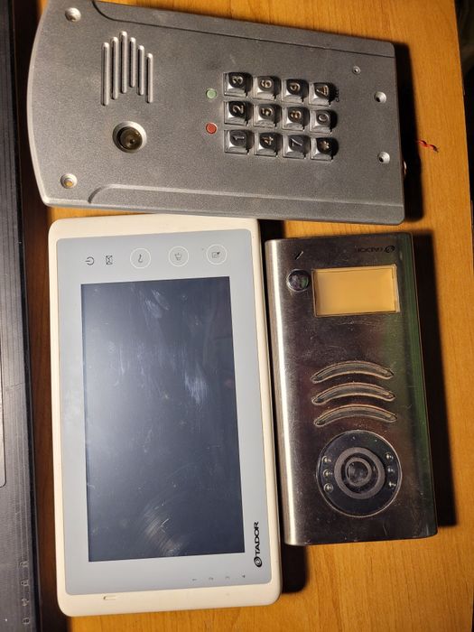 Видеодомофон комплект Tador