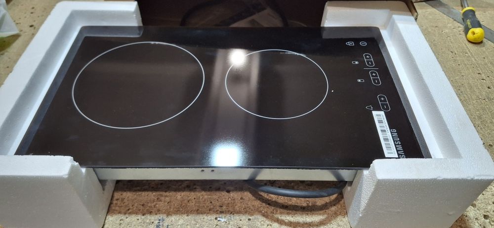 Плита samsung NZ32R1506BK

NZ32R1506BK