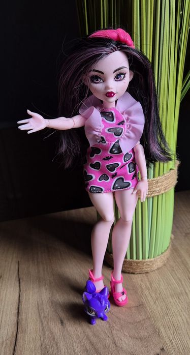 Lalka Monster High Draculaura Mattel doll figurka wilk