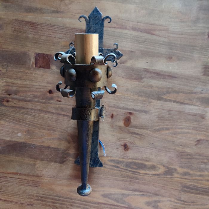 Aplique de parede rústico