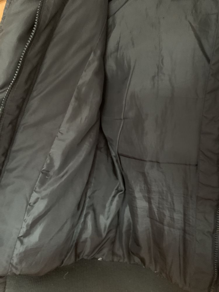 Casaco preto impermeável de penas Benetton