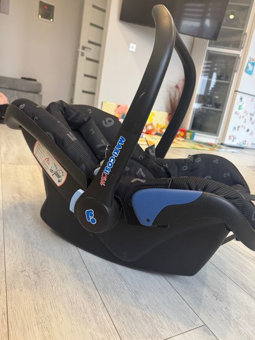 Авто крісло-люлька Maxi-cosi
