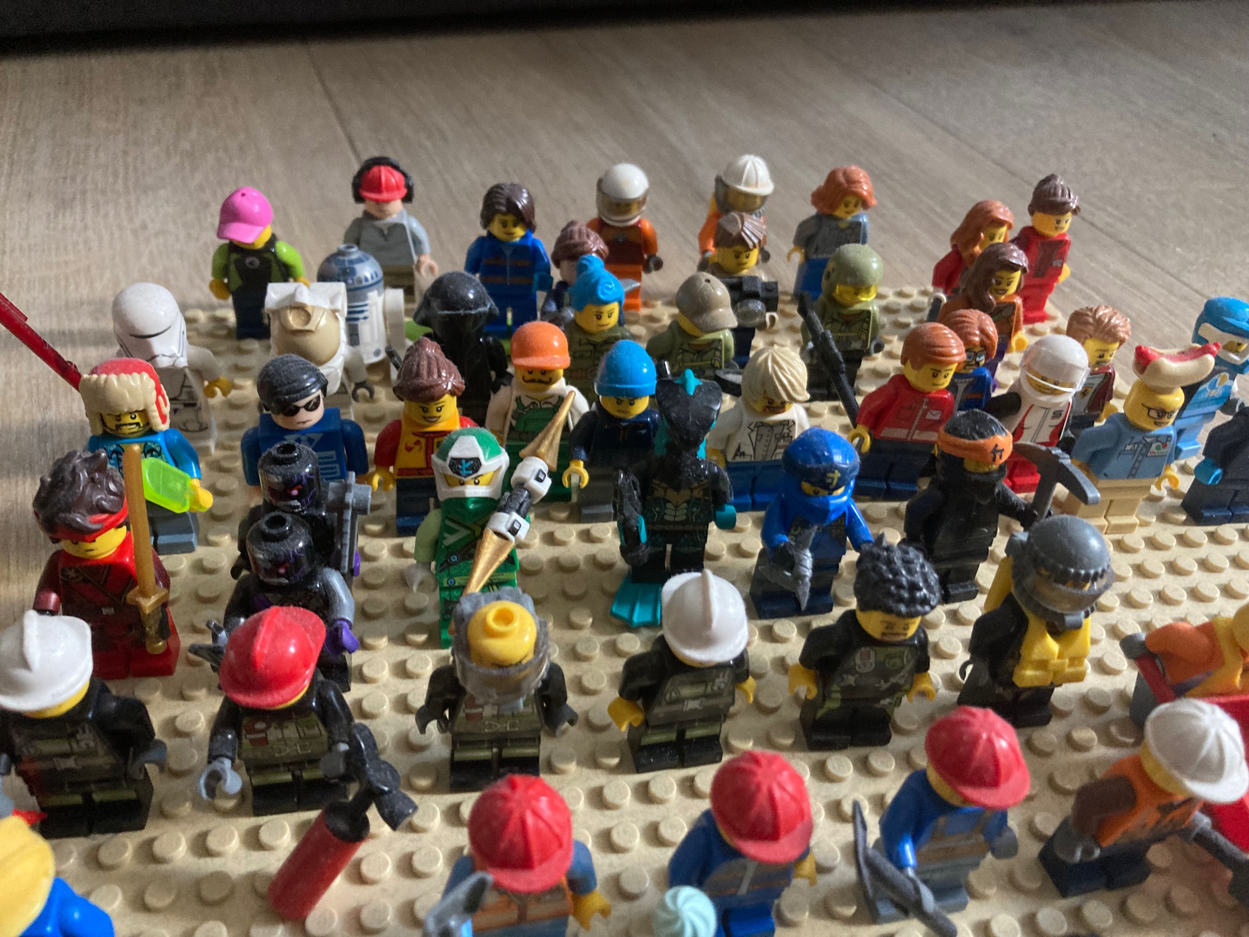 Lego figurki. Policja, straż, ninja, nurkowie, budowlańcy i inni