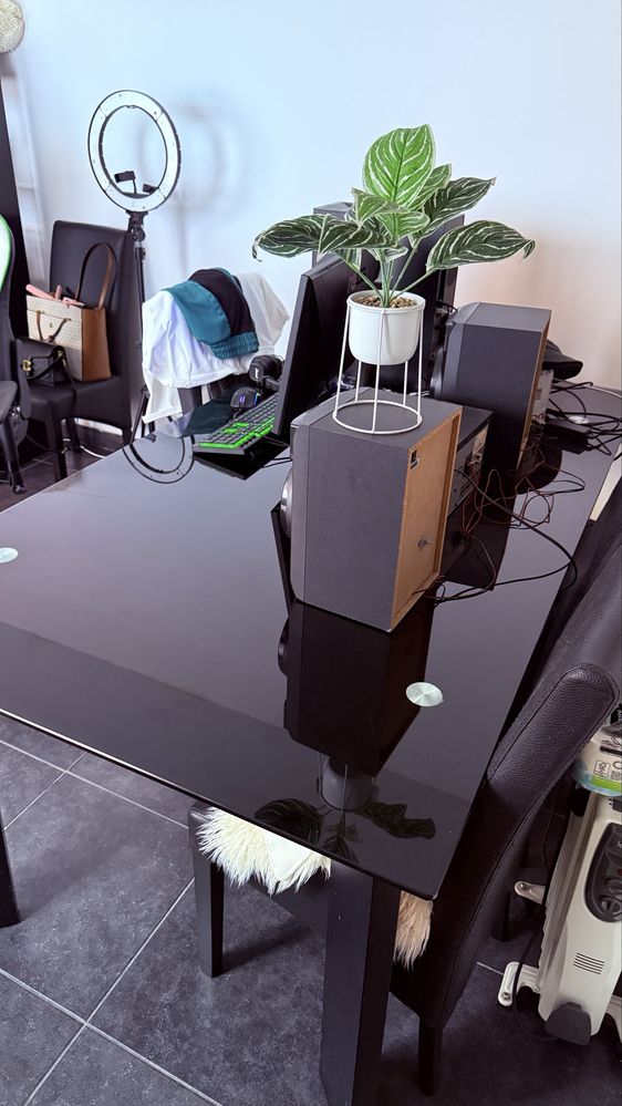 Mesa de sala com vidro temperado + 6 cadeiras