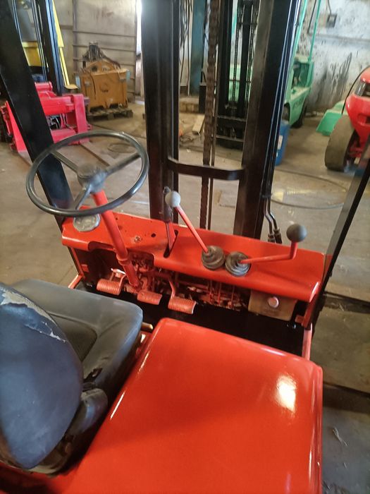 Empilhador Linde 1.5 toneladas diesel