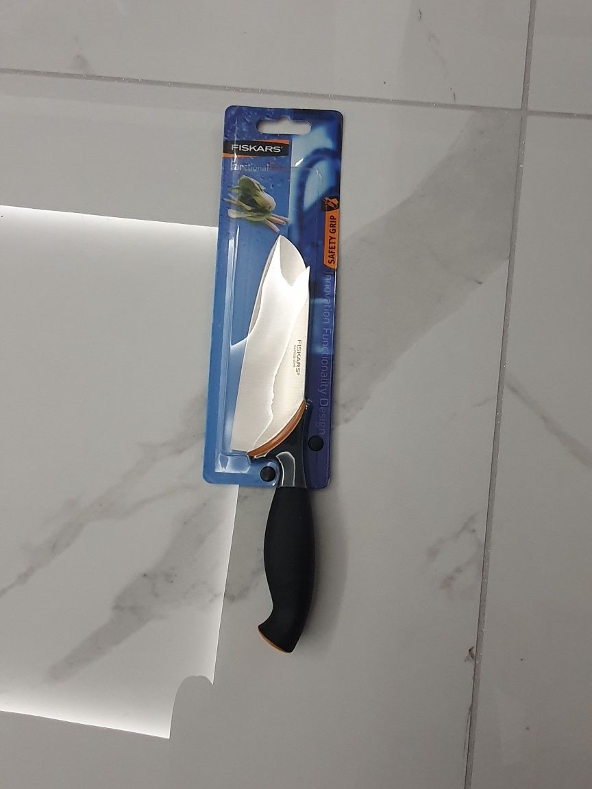 Nóż kuchenny Fiskars