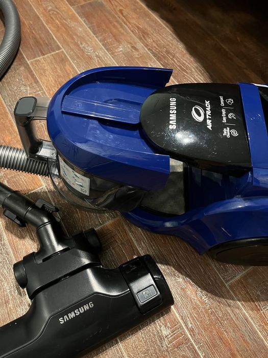 Пилосос SAMSUNG.