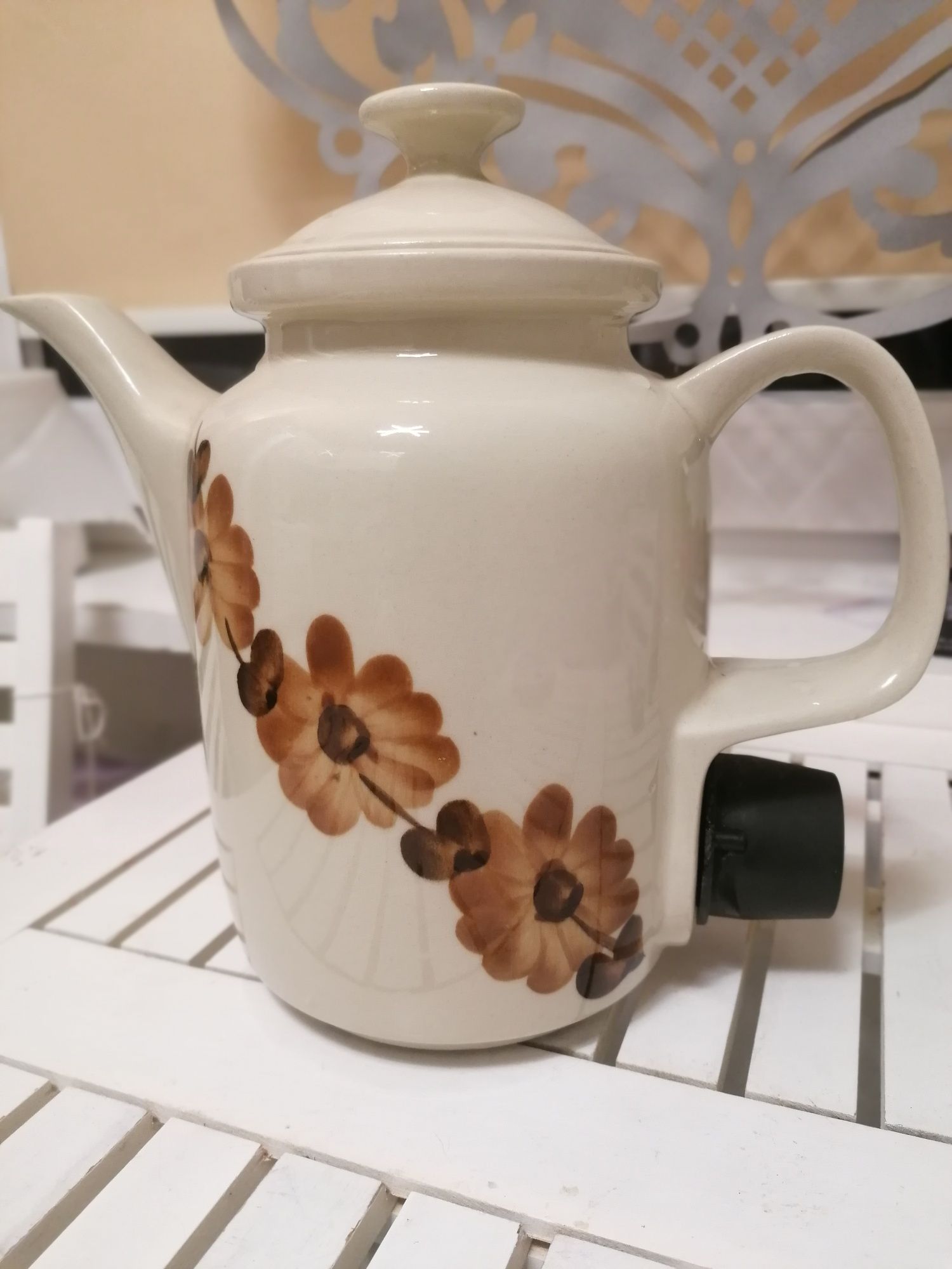 Ceramiczny czajnik PRL