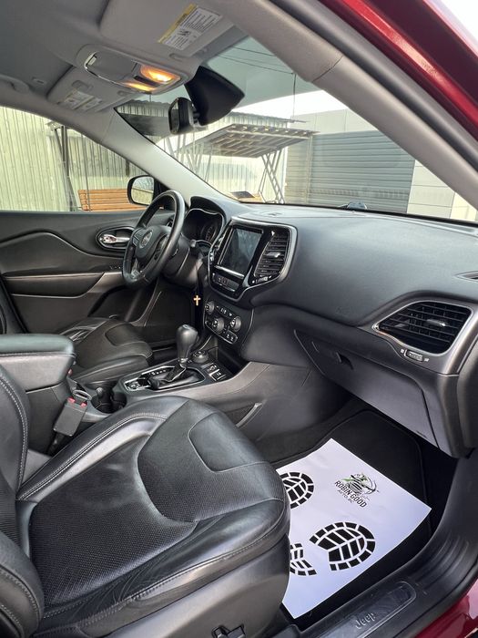 Jeep Cherokee 2019 3,2 Газ/бенз